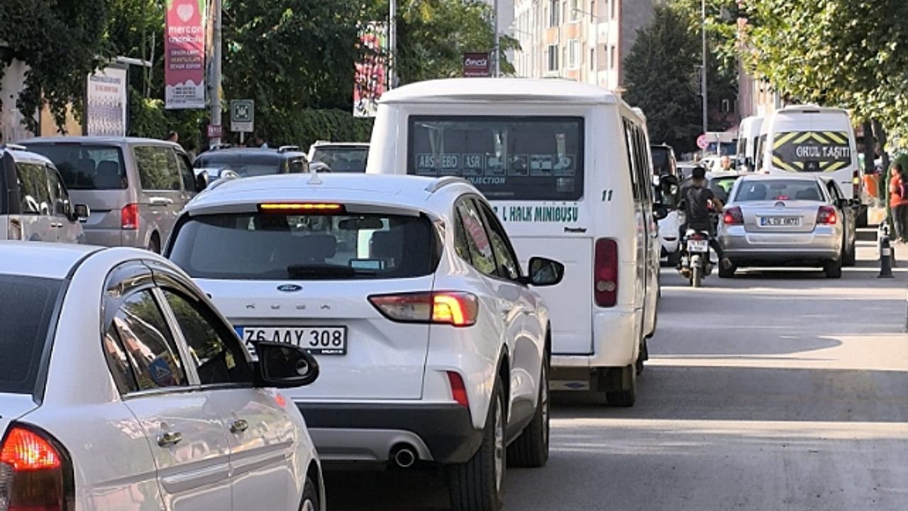 Iğdır  Okulun ilk gününe yoğun trafik ile başladı