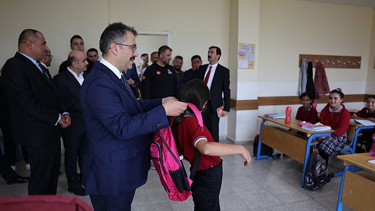 Vali  Turan"dan Okul Ziyaretleri