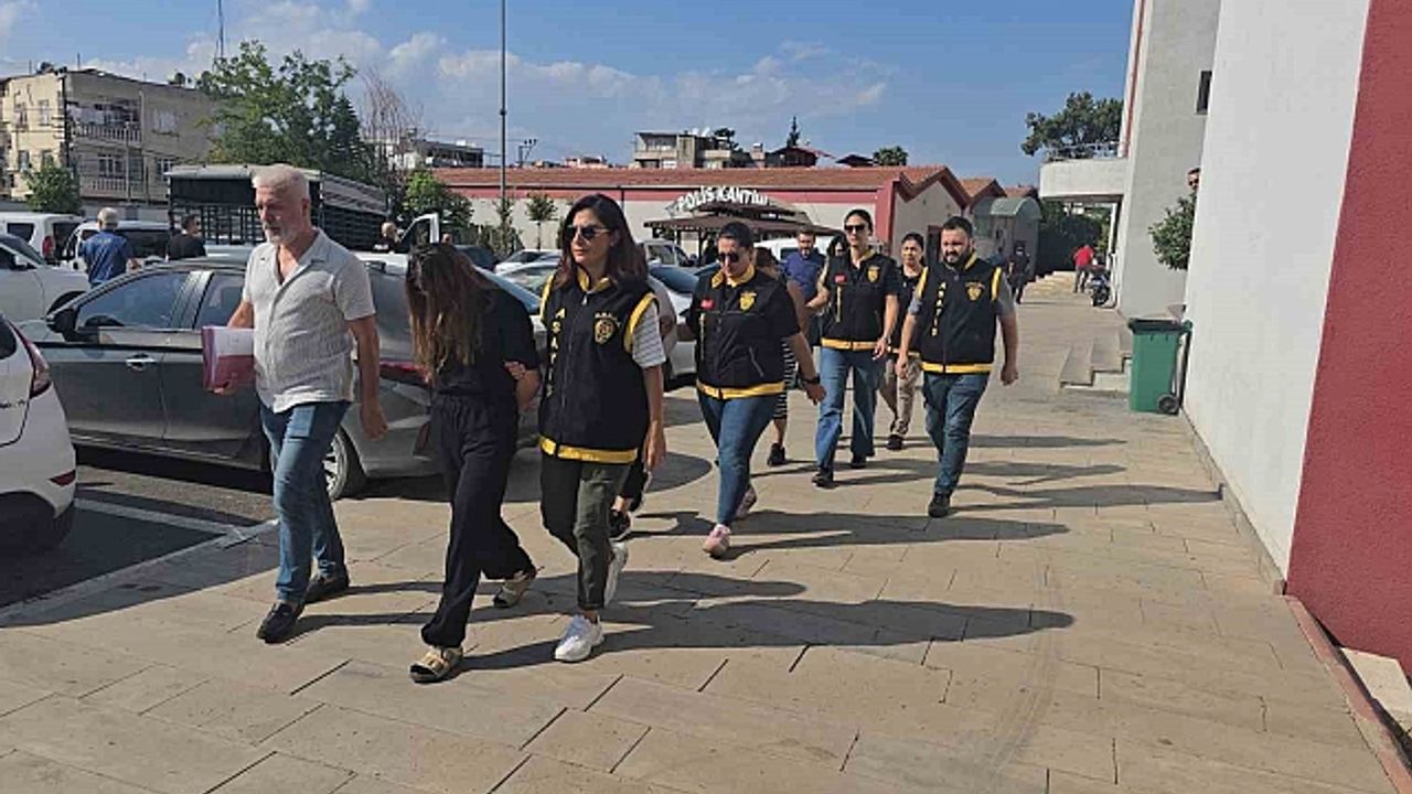 950 bin TL''lik altın çalan kadın hırsız çetesi çökertildi