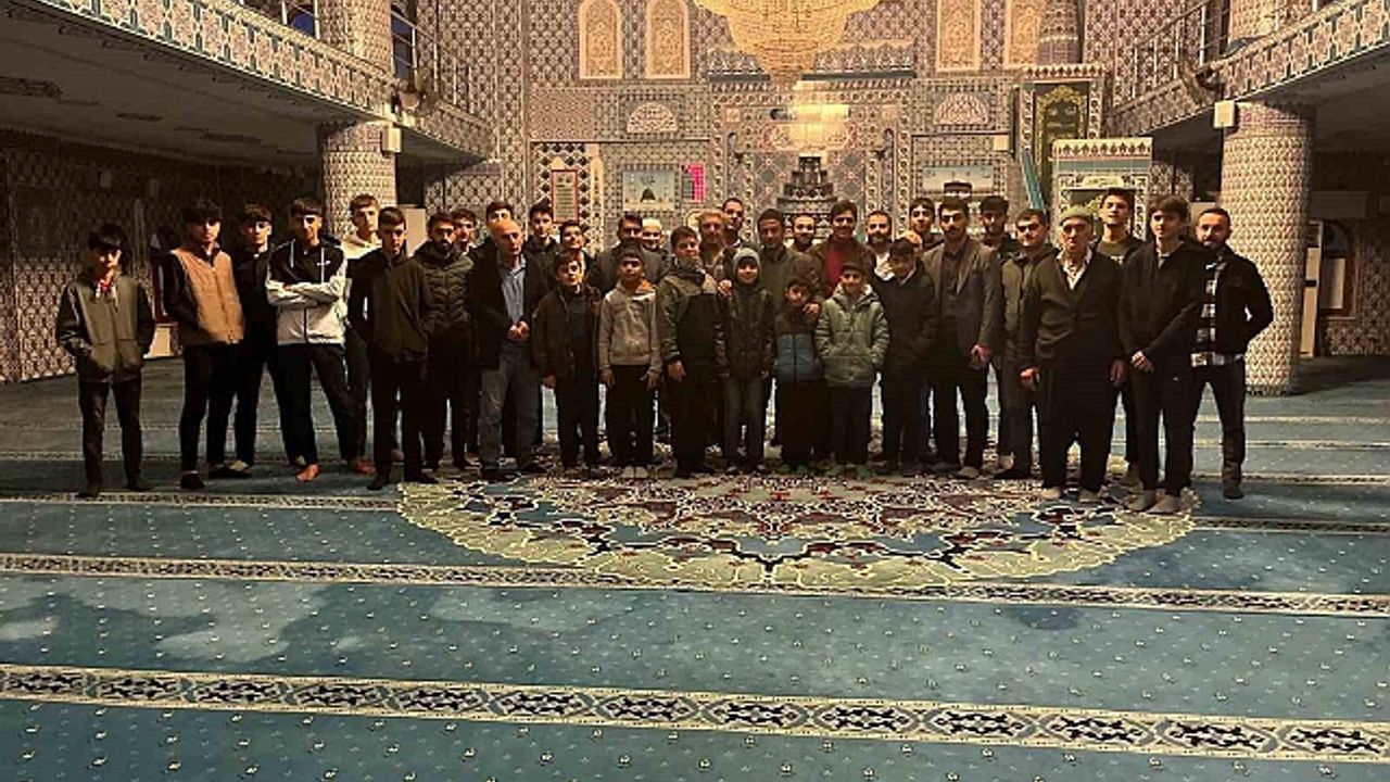Dicle''de sabah namazı buluşmasında çorba ikram edildi