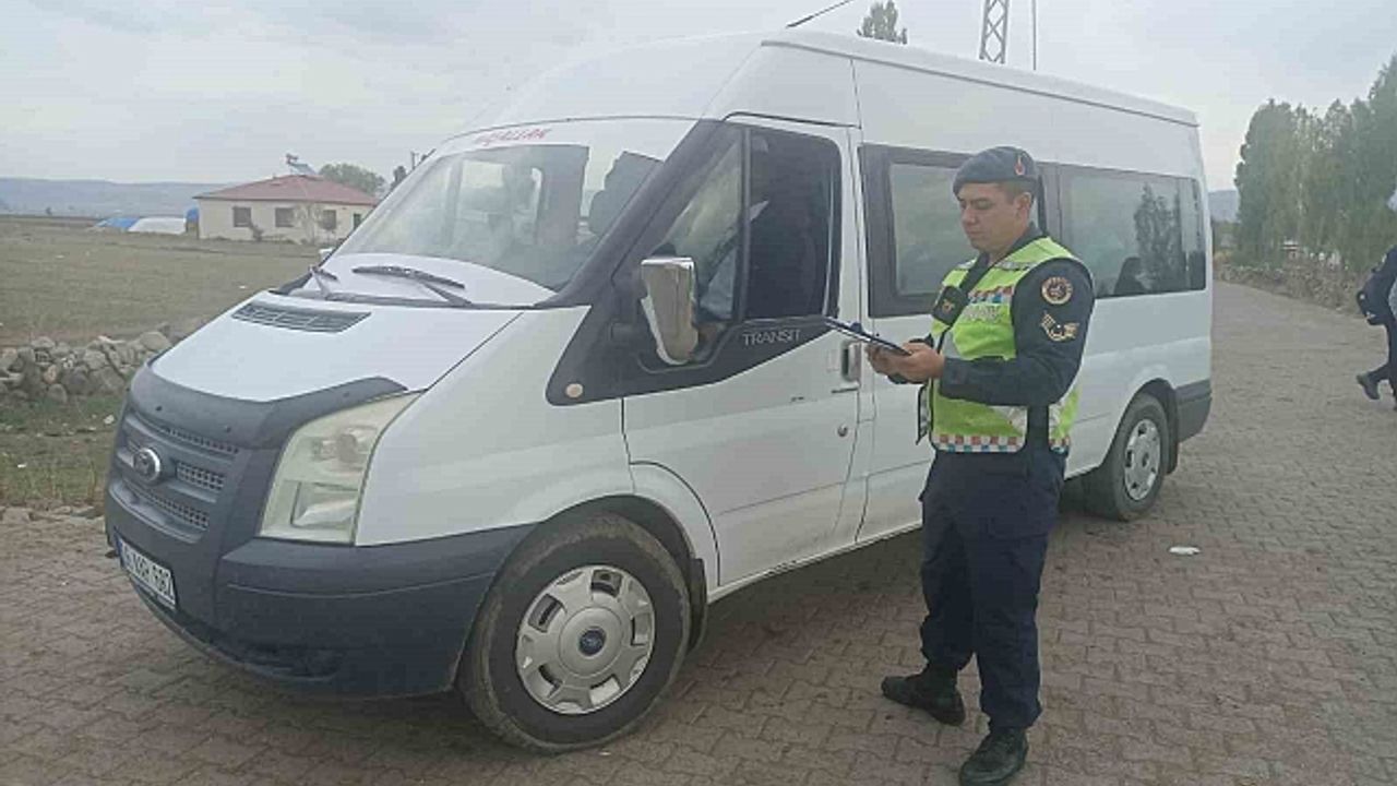 Kars''ta öğrenci servisleri denetleniyor