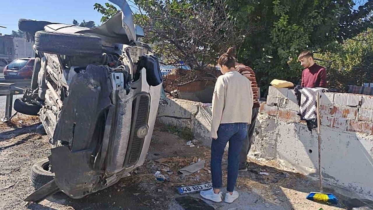 Kontrolden çıkan araç yan yattı