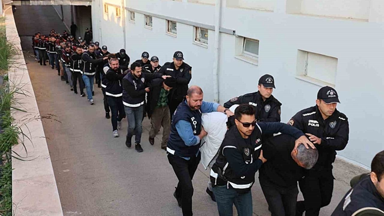 Adana''da "Baygara" organize suç örgütü üyesi 282 şüpheli adliyeye sevk edildi