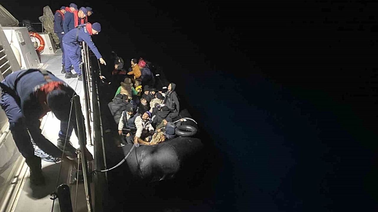 Aydın''da 21 düzensiz göçmen kurtarıldı