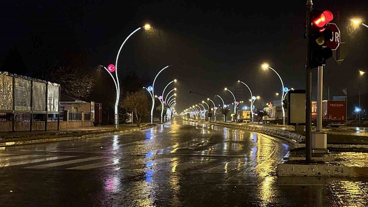 Edirne''de sağanak yağış ve lodos etkili oldu
