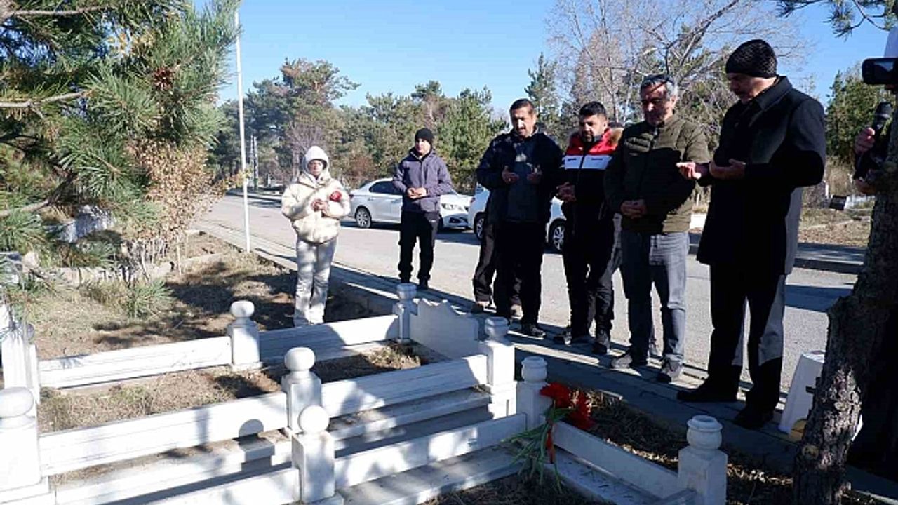 Gazeteci Sebahattin Yılmaz kabri başında anıldı