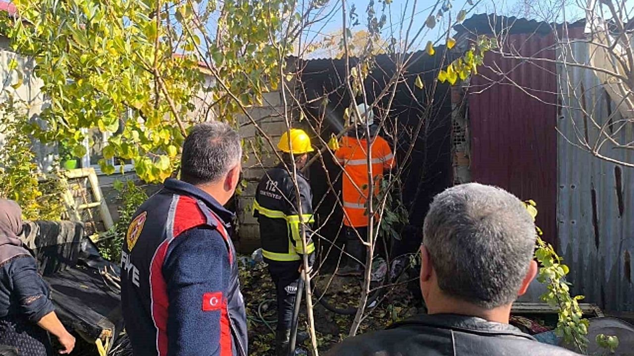 Iğdır''da tandırda çıkan yangın kısa sürede söndürüldü