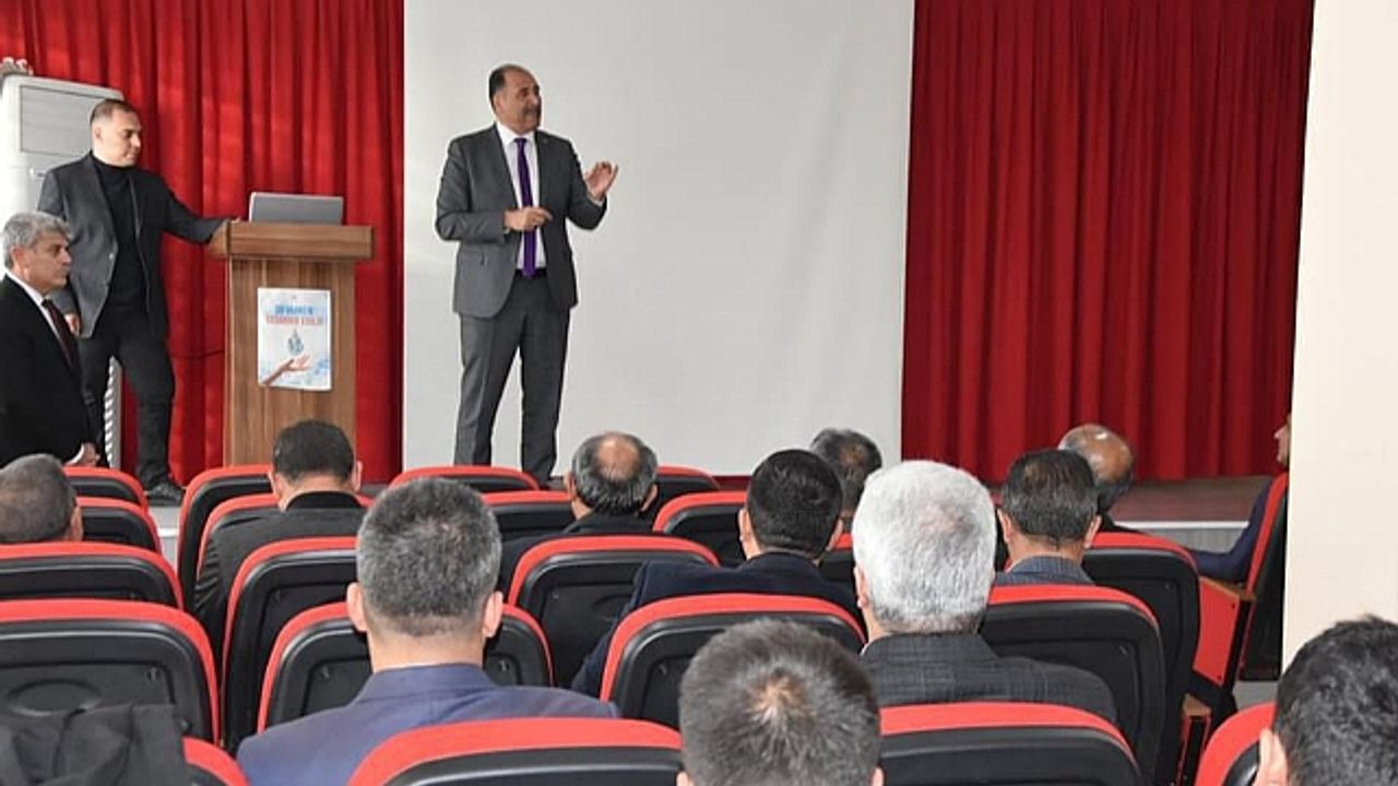 İl Milli Eğitim Müdürü Aziz Gün"den 'Türkiye Yüzyılı Maarif Modeli" Seminerine Ziyaret