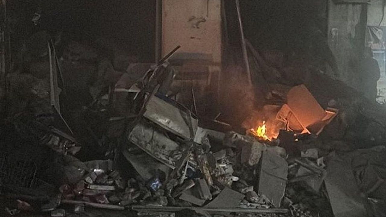 İsrail, Beyrut''un merkezine saldırdı: 5 ölü, 24 yaralı