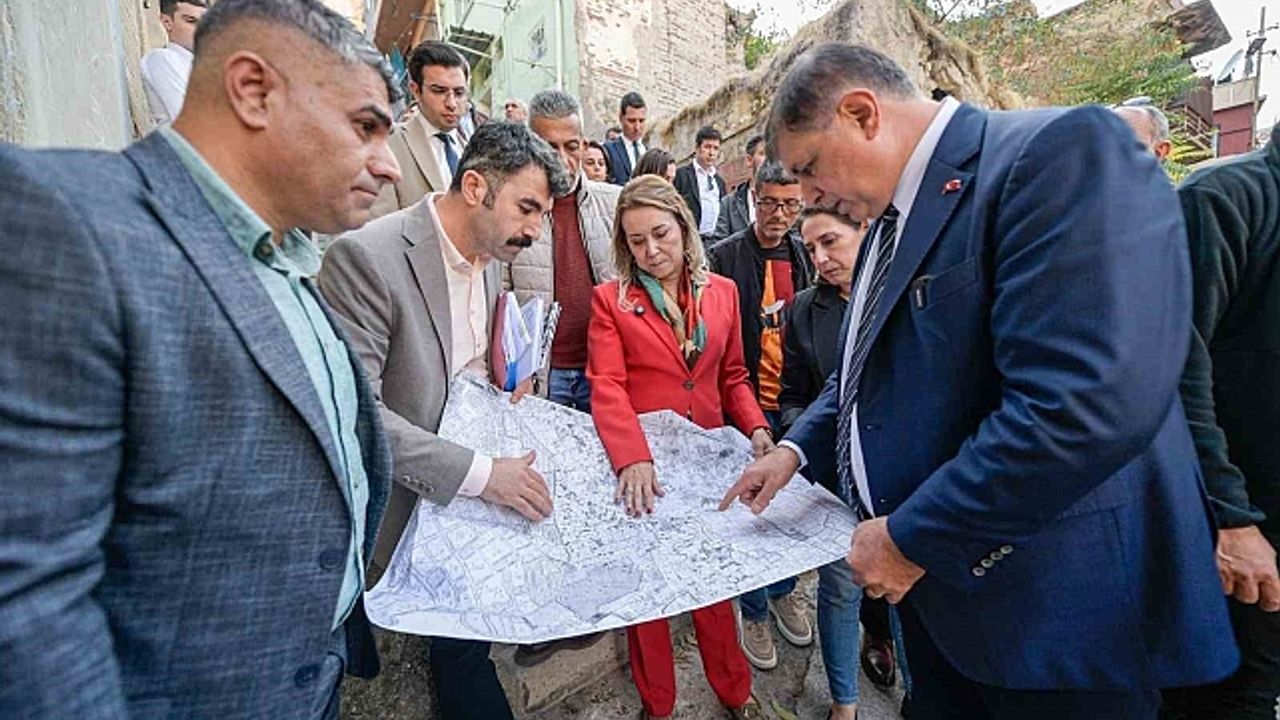 İzmir''de tarihi mahalleler mercek altında