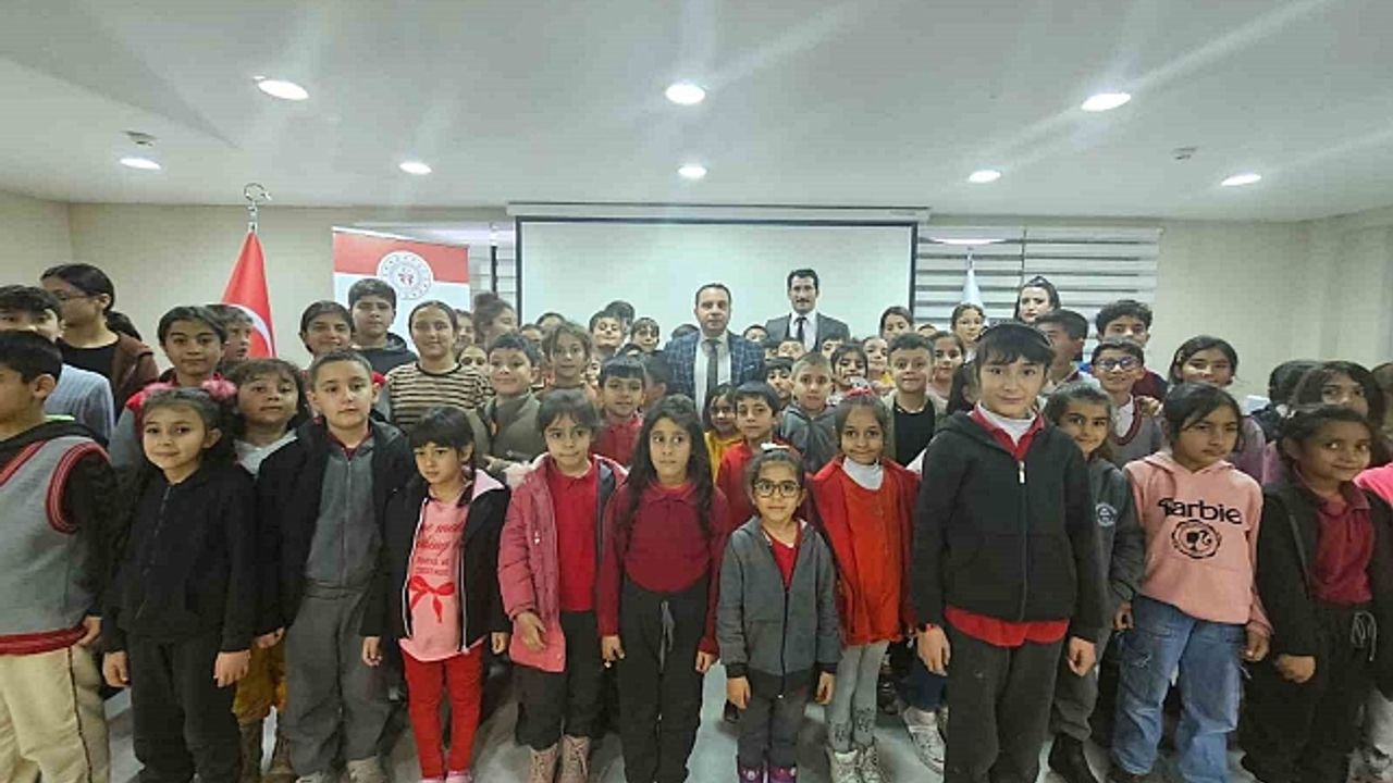 Muradiye''de ''Filistin'' temalı sinema etkinliği
