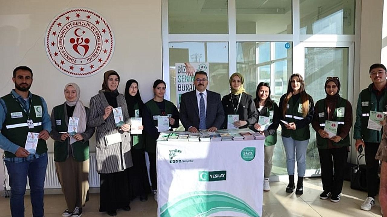 Vali Turan"dan “Narkotik Anne” Standına Ziyaret