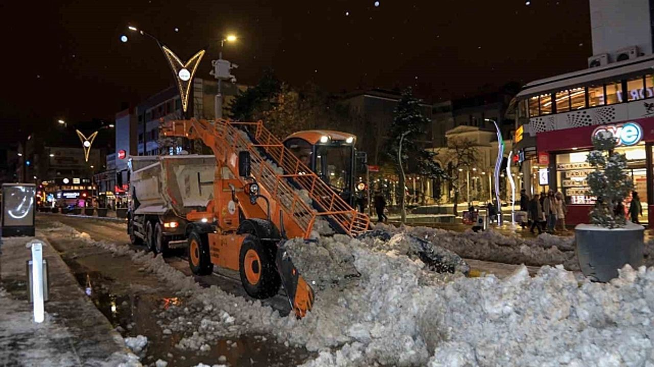 Van''da 24 yerleşim yerinin yolu ulaşıma kapandı