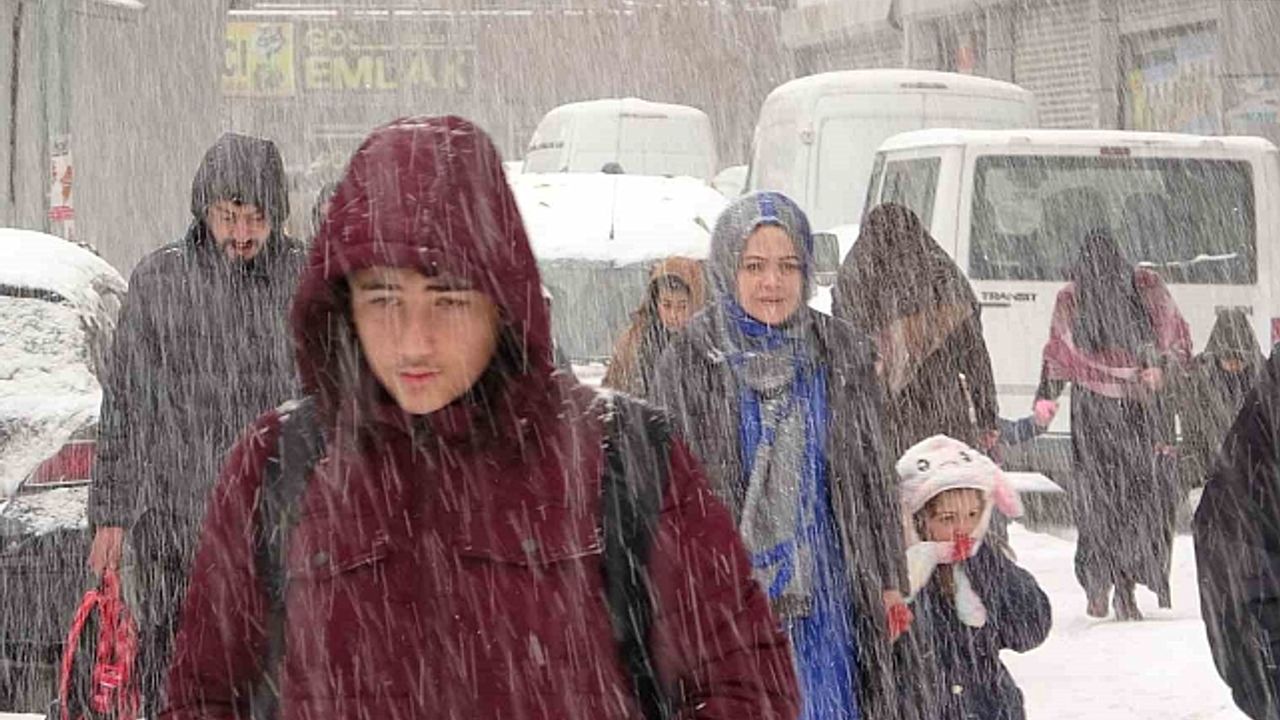 Van''da kar yağışı