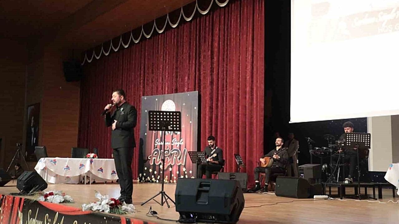 Ağrı''da birbirinden güzel sesler sahnede yarıştı