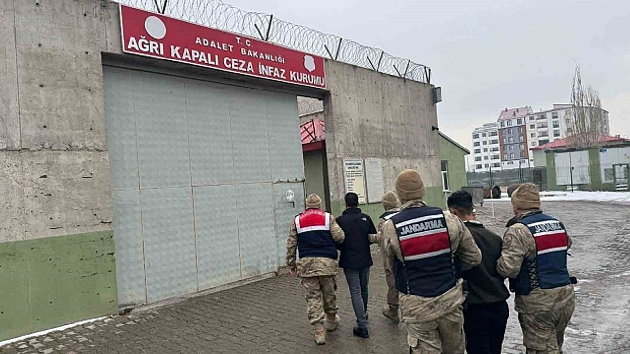 Ağrı''da kesinleşmiş hapis cezası bulunan 2 şüpheli tutuklandı