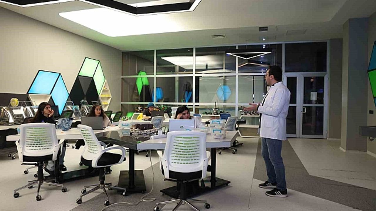 Bilim Merkezi''nden üniversite öğrencilerine ücretsiz Arduino eğitimi