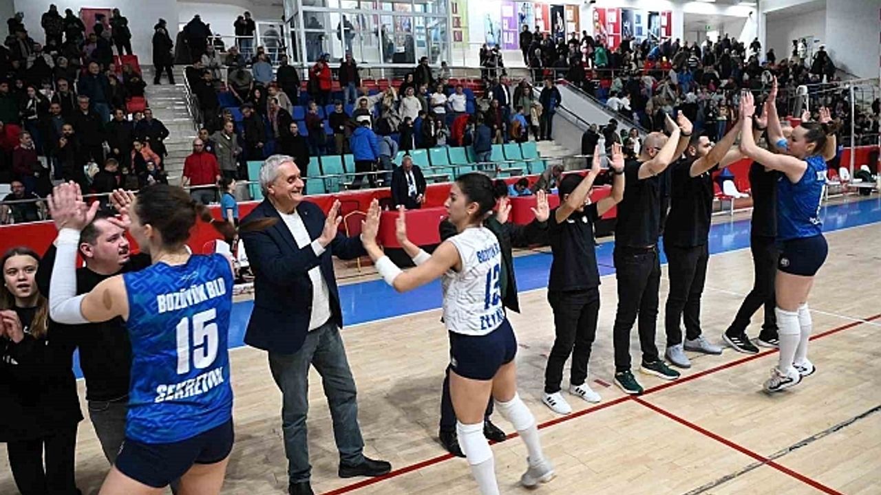 Bozüyük Belediyesi Eğitim ve Spor Kulübü Kadın Voleybol Takımı''na tebrik