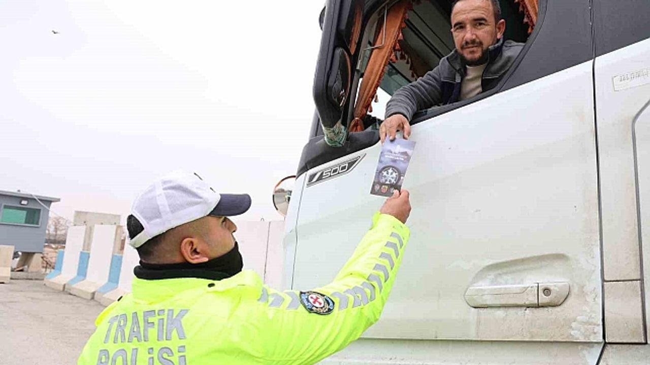 Elazığ''da trafik ekiplerinden kış lastiği denetimi