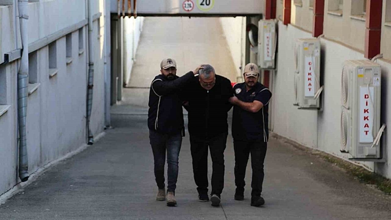 FETÖ''den aranan eski 4. sınıf emniyet müdürü Adana''da yakalandı