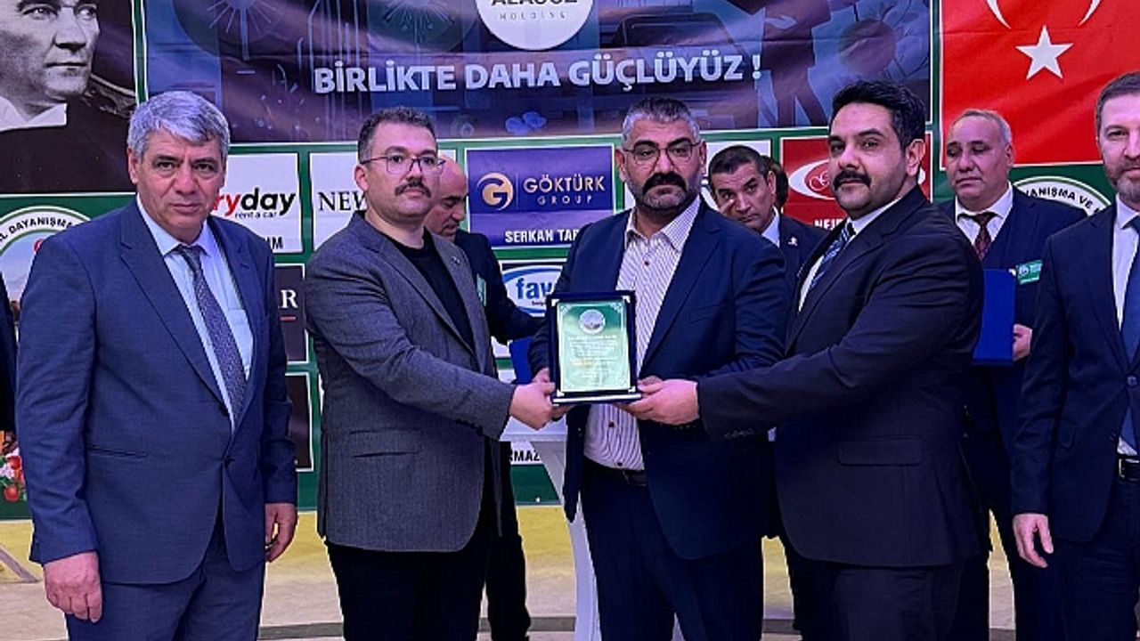 Iğdır"ın 104. Kurtuluş Yıl Dönümü Etkinliğinde Plaket Takdimi