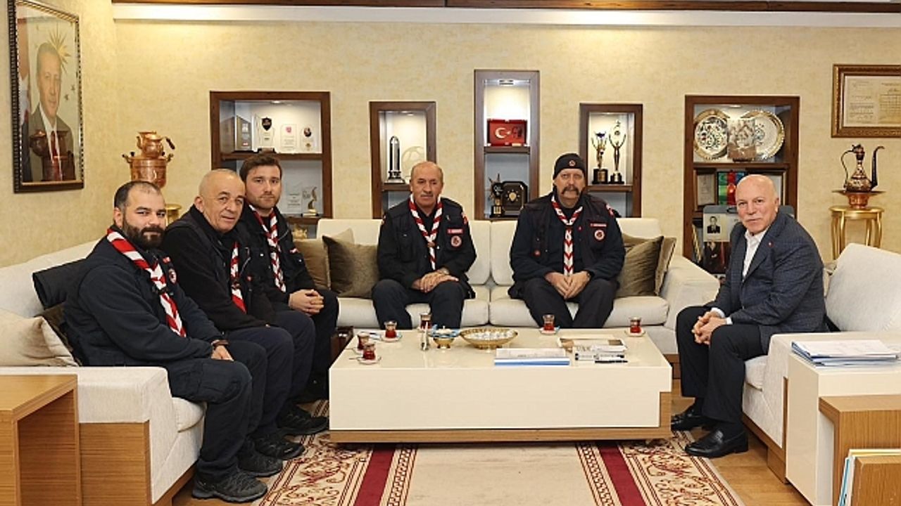 İzcilerden Başkan Sekmen''e ziyaret