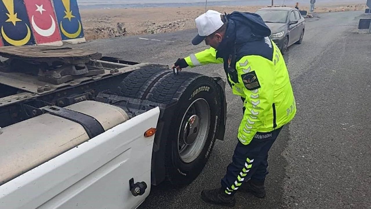 Kars''ta jandarmadan kış lastiği denetimi