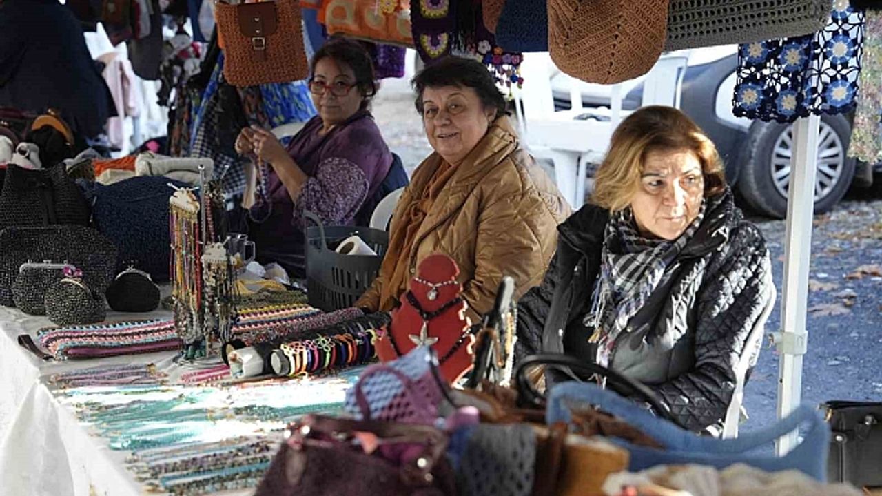 Kartal''da yeni yılın ışıltısı kadın emeğiyle parlıyor