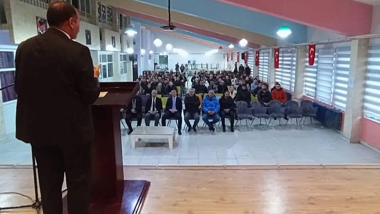 Milli Eğitim Müdürü Aziz Gün"den Karakoyunlu"da Eğitim Toplantısı