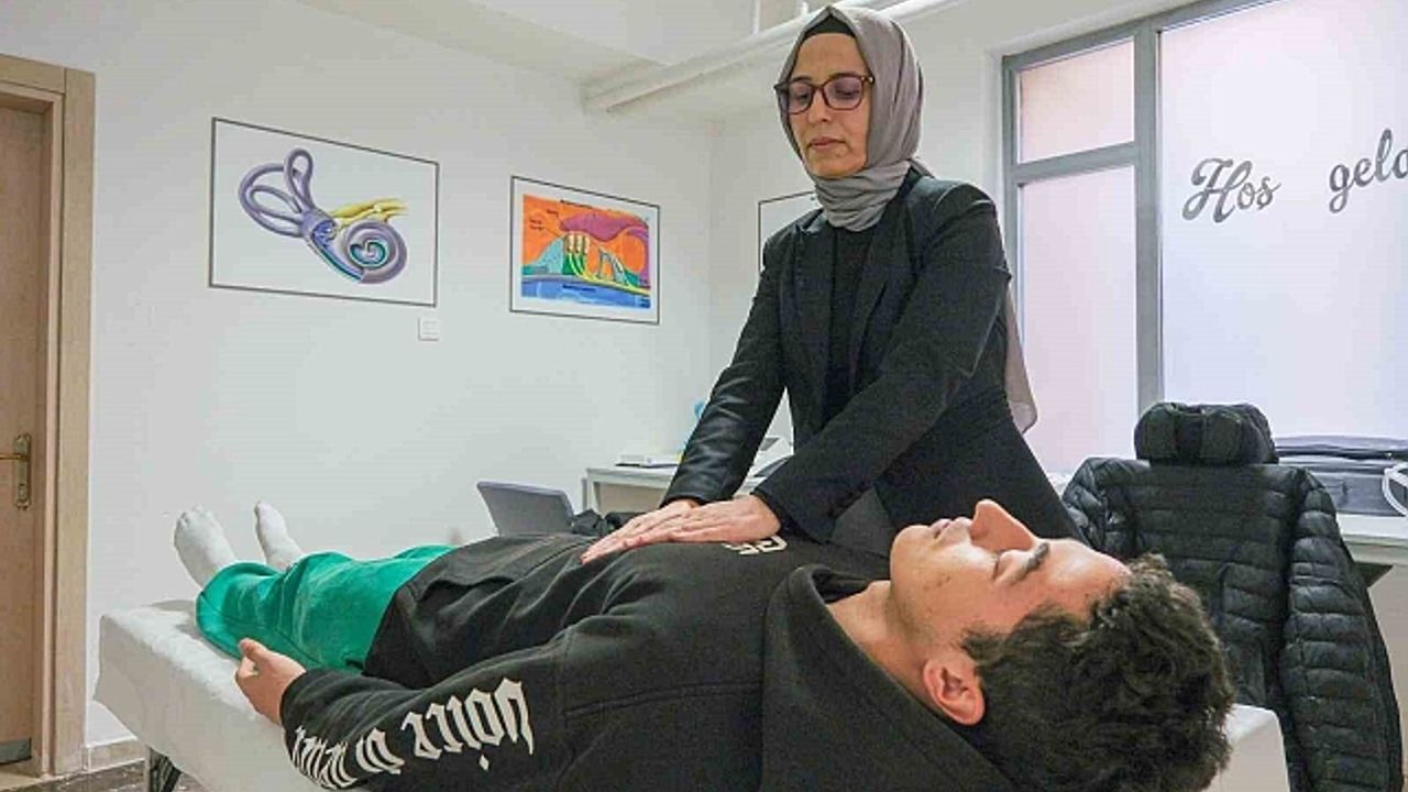 Reiki uygulamasının hemodiyaliz tedavisi alan hastalarda ağrı ve yaşam kalitesine etkisi araştırılıyor