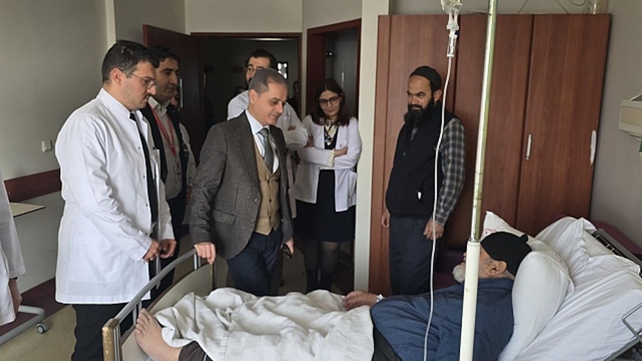 Tekin, Üzümlü İlçe Devlet Hastanesinde incelemede bulundu