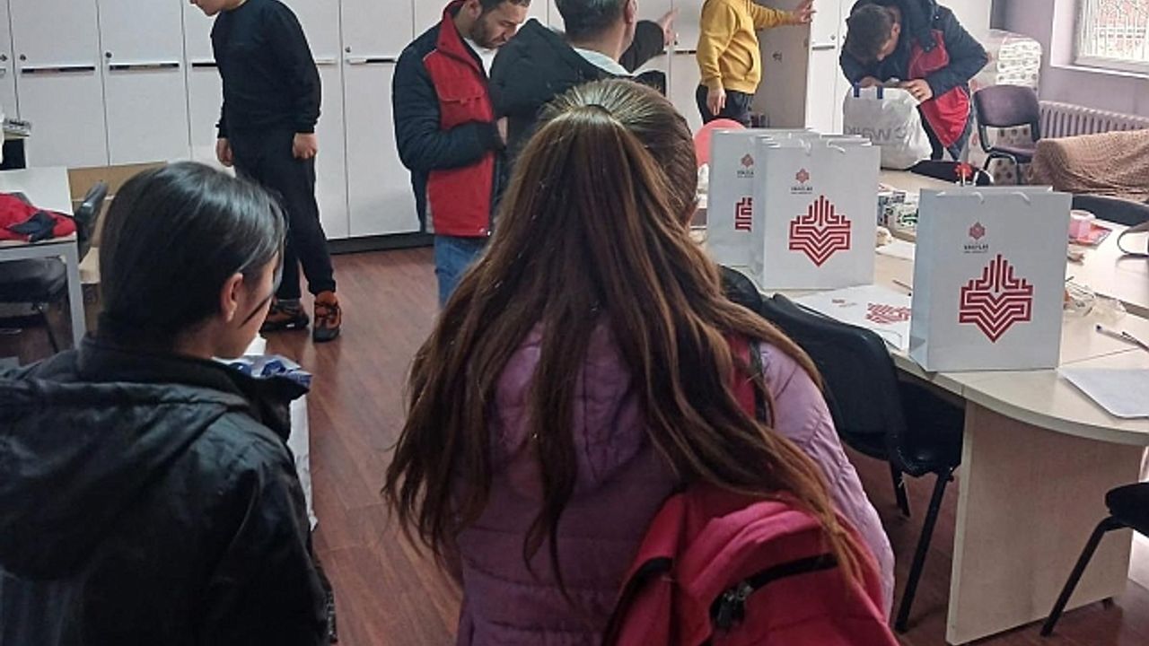 Vakıflardan 450 öğrenciye uzanan sıcak el