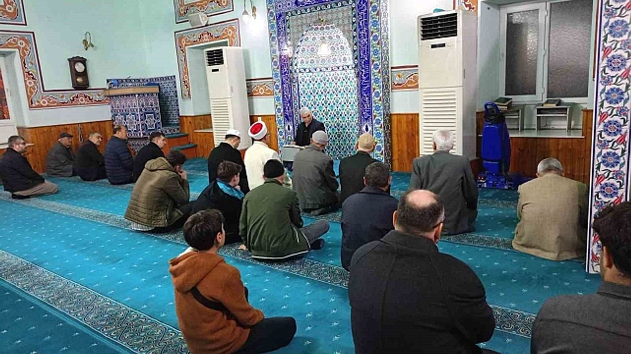 Yılın en uzun gecesinde tefekkür programı düzenlendi