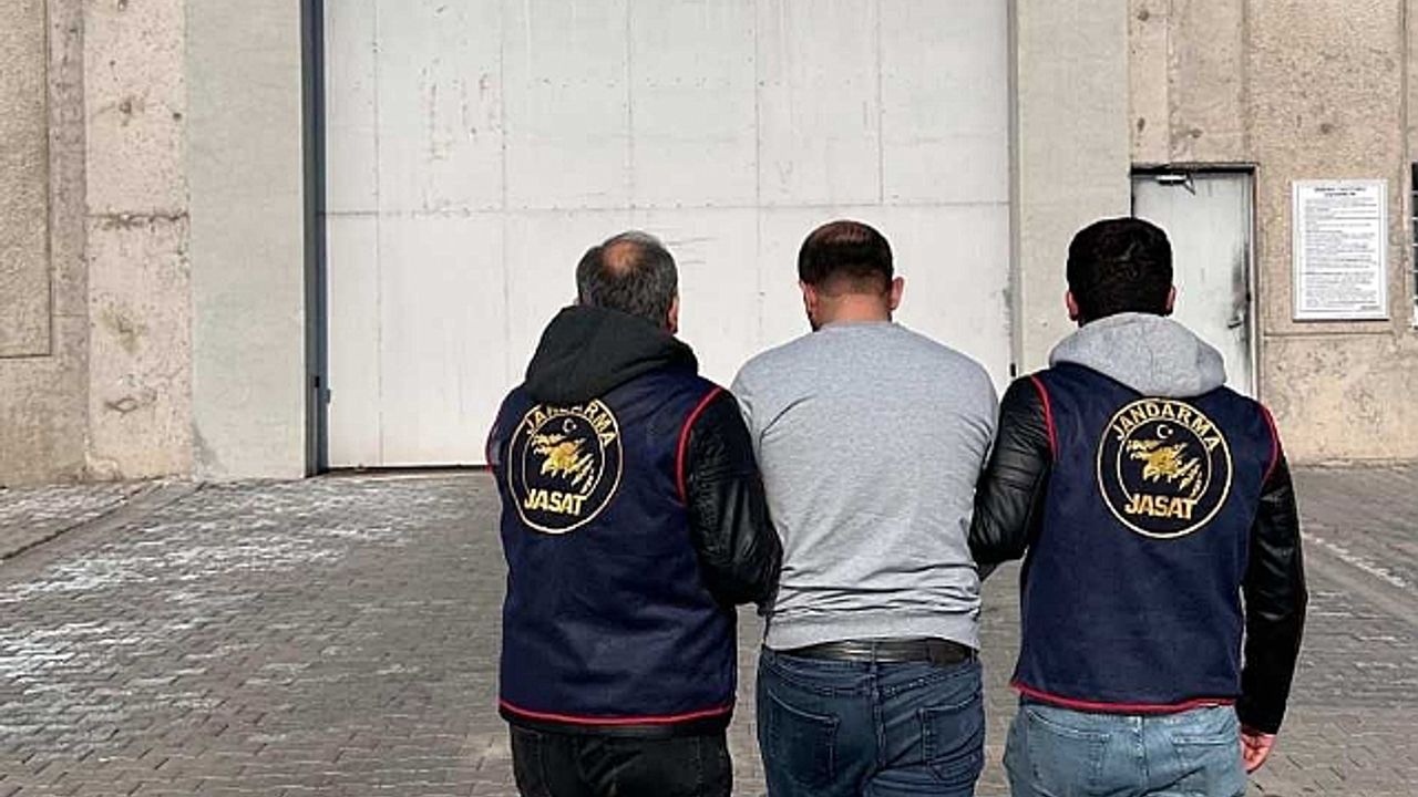 12 Yıl 6 Ay Hapis Cezası Bulunan 1 Şahıs  Jandarma Dedektifleri Tarafından Yakalandı.