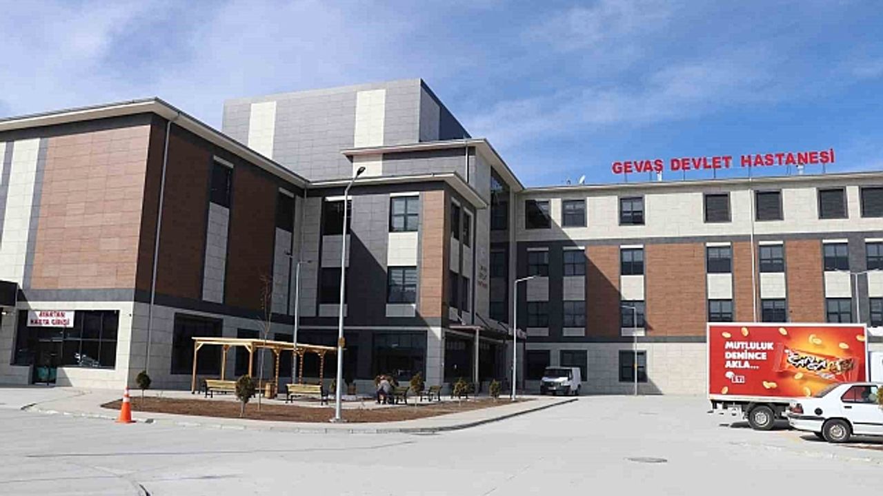 50 yataklı Gevaş Devlet Hastanesi hizmete başladı