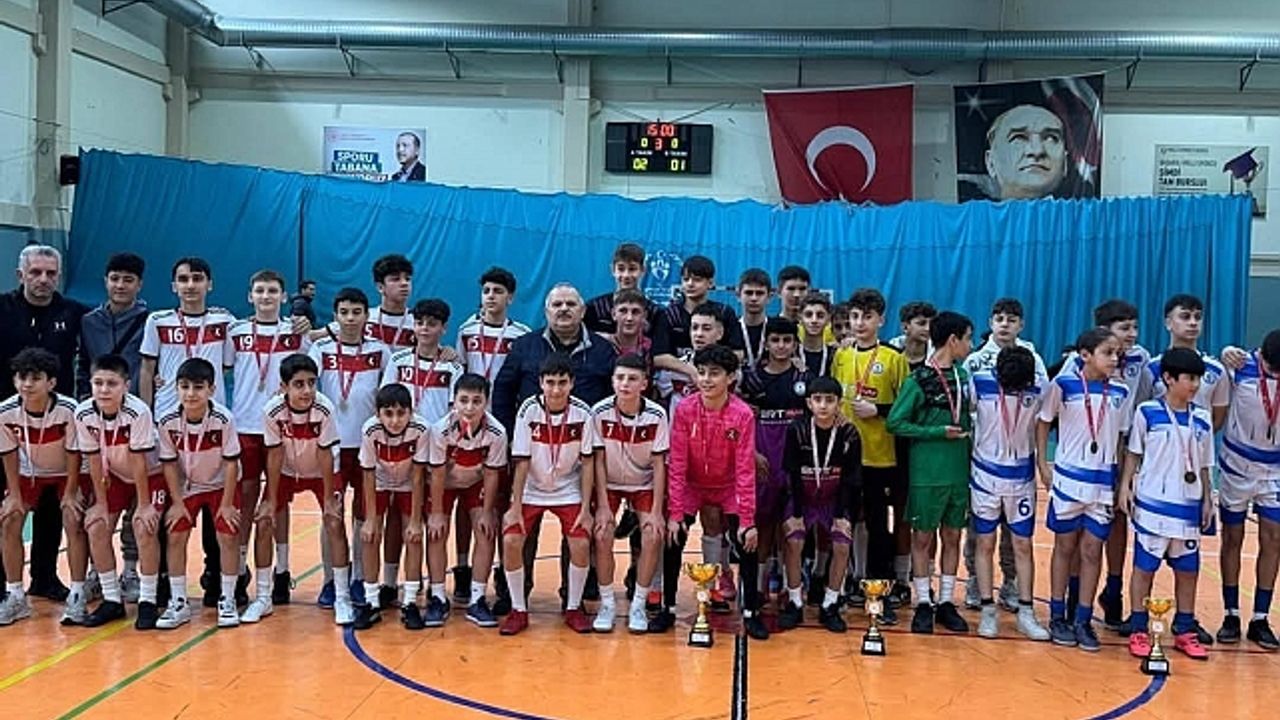 Bir günde 3 şampiyonluk