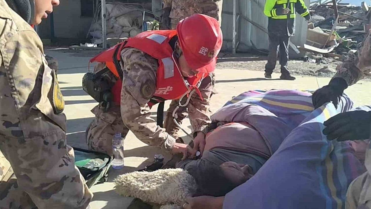 Çin''in Tibet Özerk Bölgesi''ni vuran depremde can kaybı 126''ya yükseldi