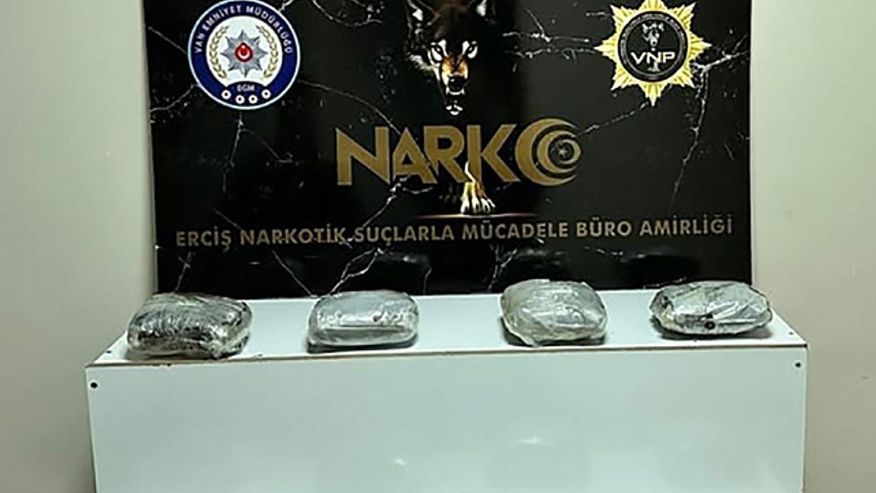 Erciş''te 8 kilo 750 gram uyuşturucu ele geçirildi