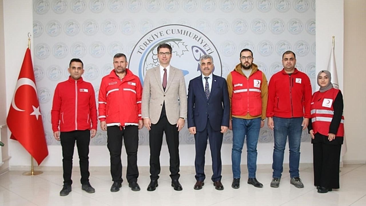 Erciş''te en fazla kan bağışında bulunan vatandaşlara plaket ve berat