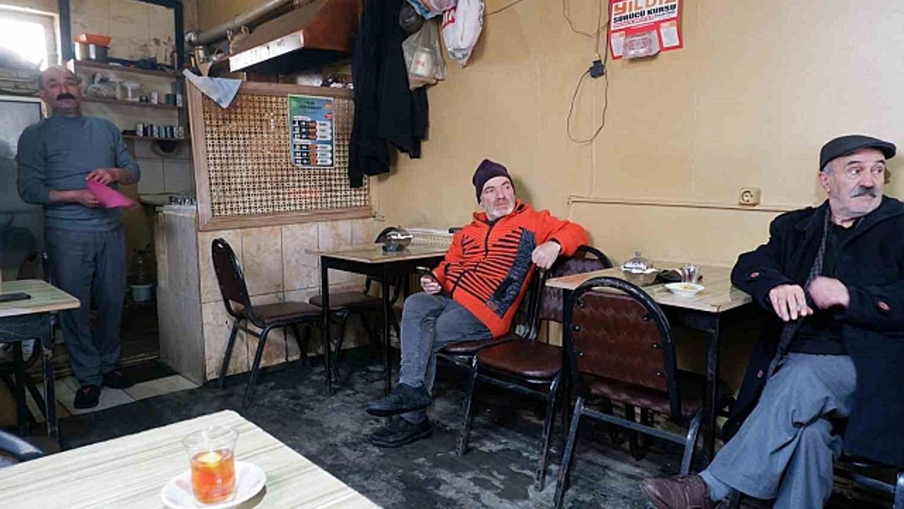 Her bir bardak çayında ''besmele ve dua'' var