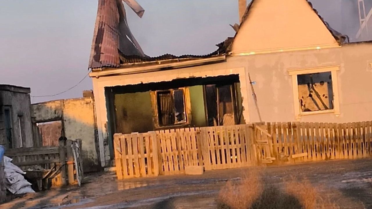 Iğdır''da çıkan yangında ev kullanılamaz hale geldi