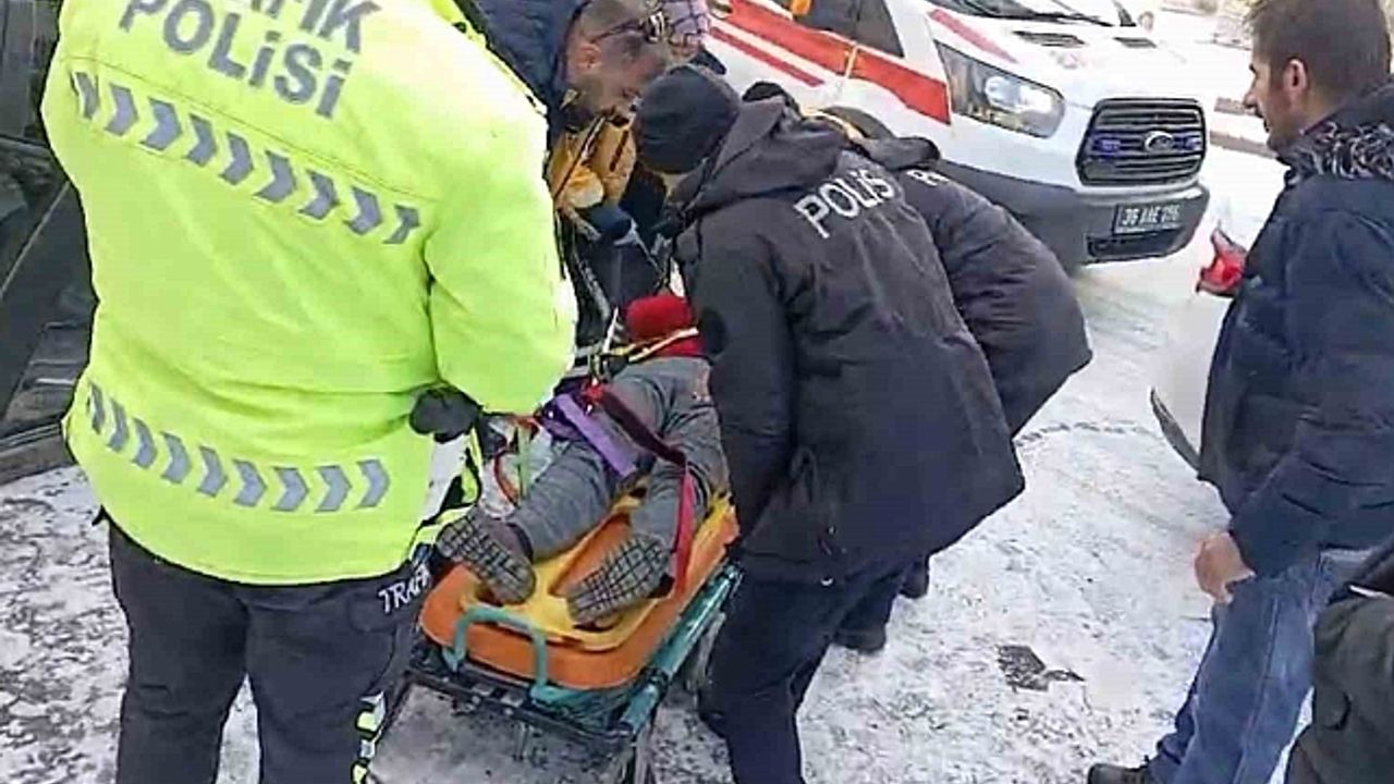 Kars''ta trafik kazası: 1 yaralı