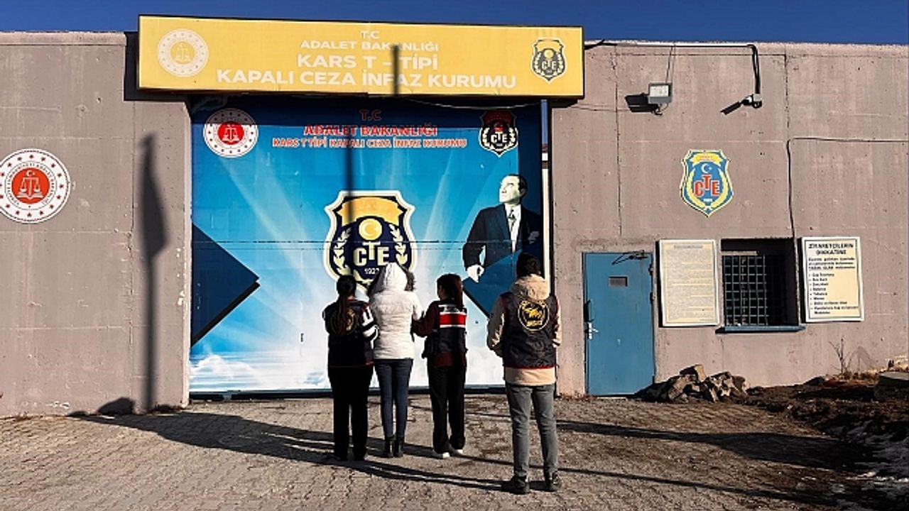 Kars''ta uyuşturucu taciri kadın tutuklandı