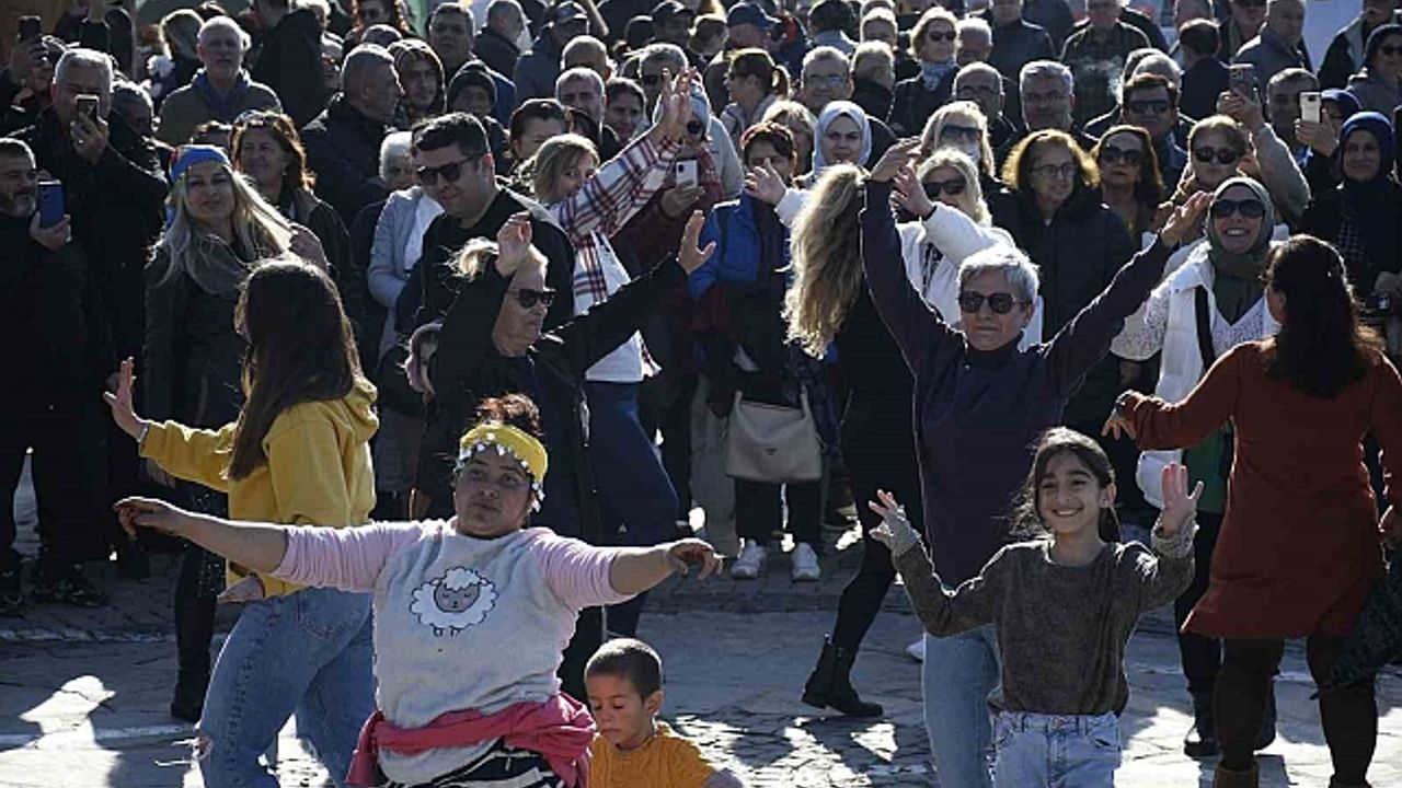 Kuşadası''nda Karadeniz rüzgarı esmeye başladı