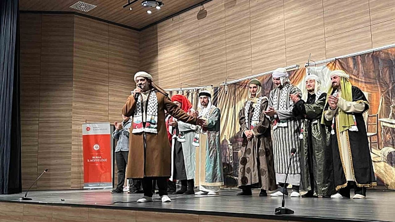 "Mus''ab Ağlarken" tiyatro oyunu büyük ilgi gördü