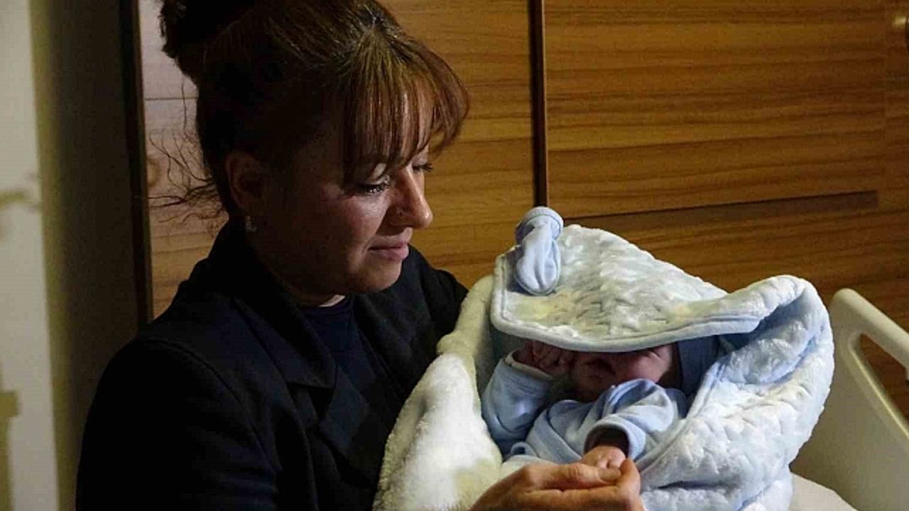 Van''da 2025''in ilk bebeği dünyaya geldi