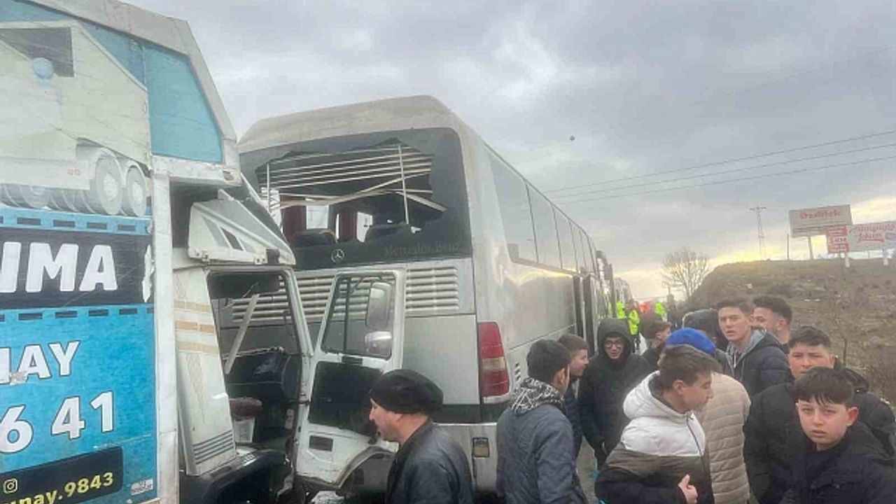 Afyonkarahisar''da otobüs kazası