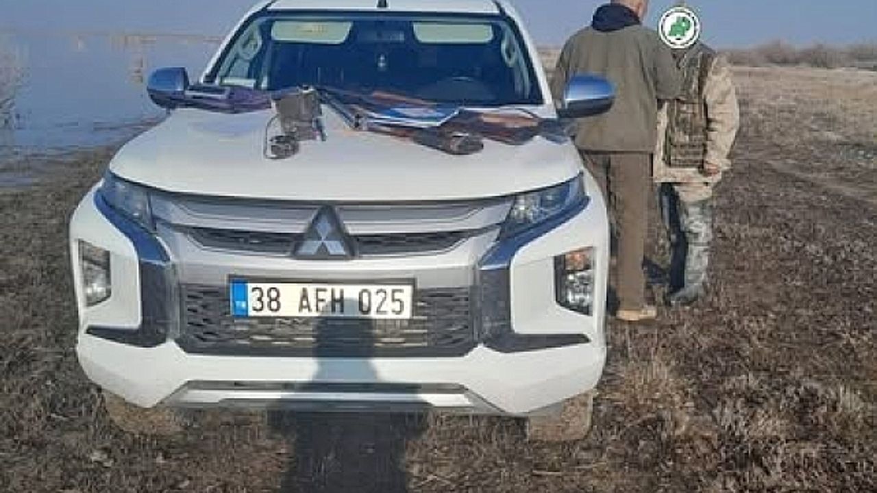 Akgöl''de yasa dışı avlanan 5 kişiye idari işlem uygulandı