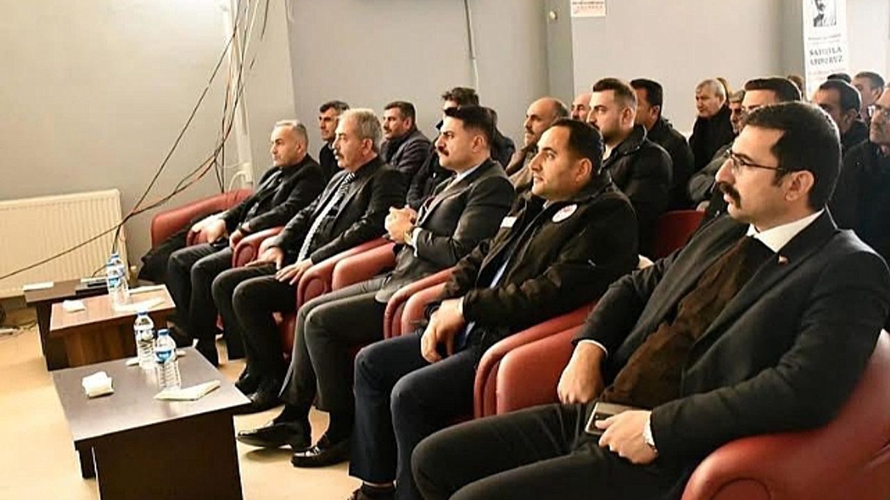 Aralık Kaymakamı Muhtarlarla Mera İşgali Konusunda Toplantı Düzenledi