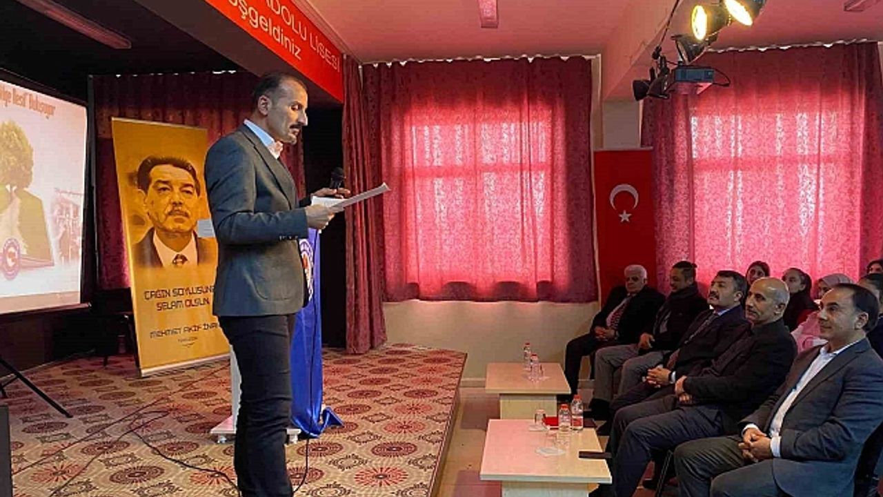 Eleşkirt''te lise öğrencilerine kitap okumanın önemi anlatıldı